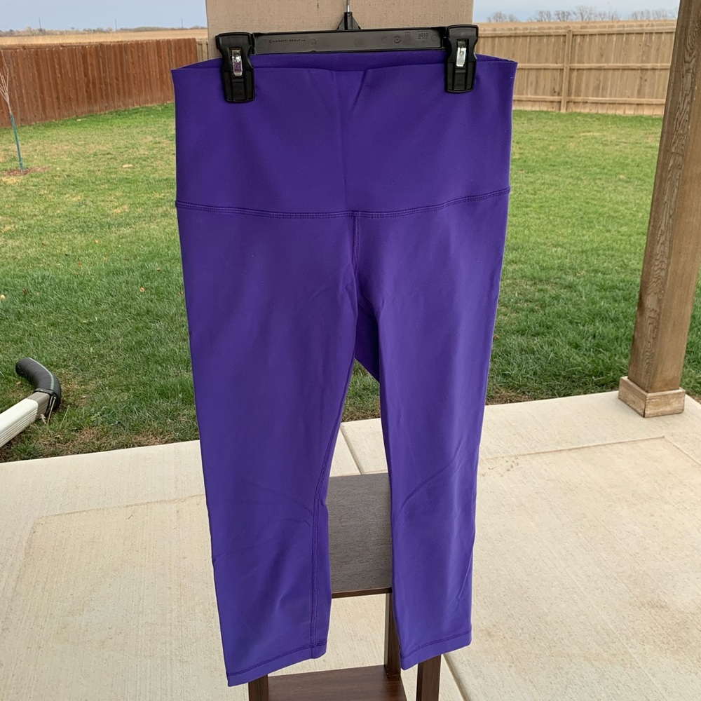 Lululemon High Rise Cropped Leggings Purple size 8